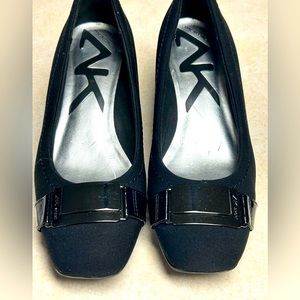 Black dress heels. Anne Klein shoes. Size 8